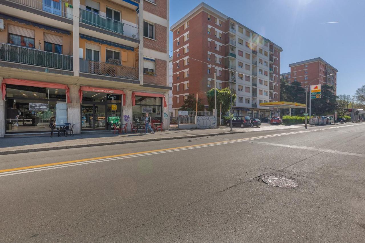 San Donato Fiere Essential Apartment W/Parking Bologna Buitenkant foto